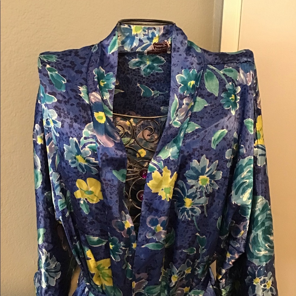 California Dynasty Beautiful Robe - Picture 3 of 8